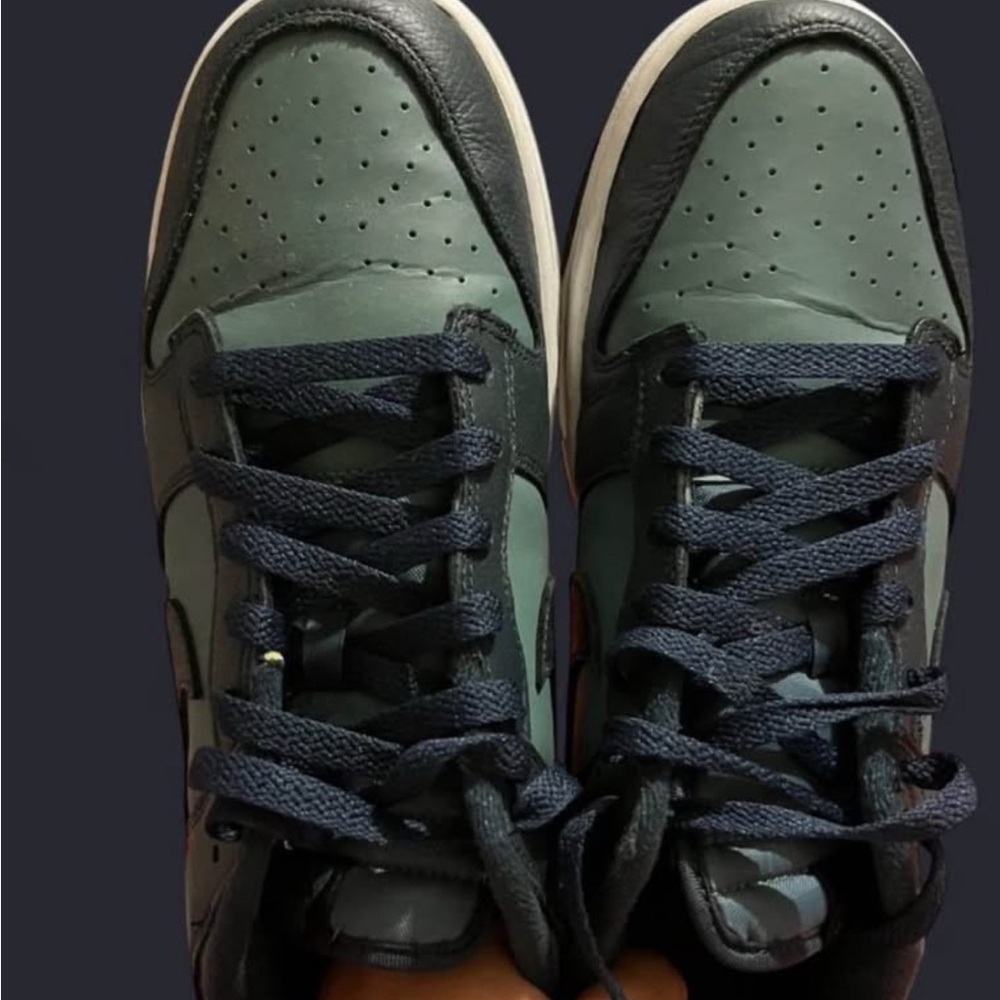 Nike Men's Dark Green and Black Sneakers